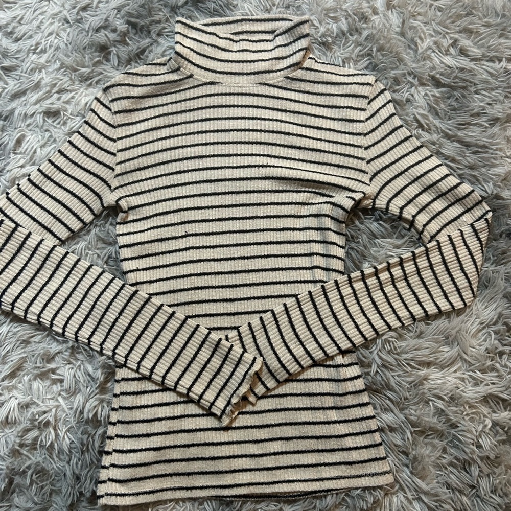 Abercrombie & Fitch Cream and Black Striped Turtleneck Sweater
